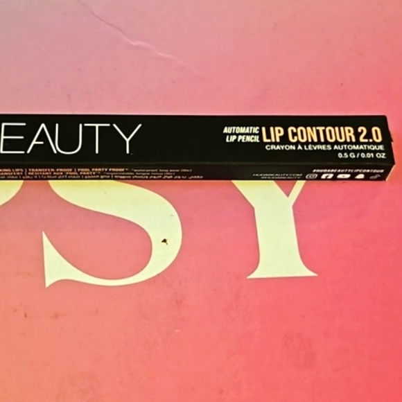 HUDA lip contour 2.0 automatic matte lip pencil in shade pinky brown. - Picture 6 of 9